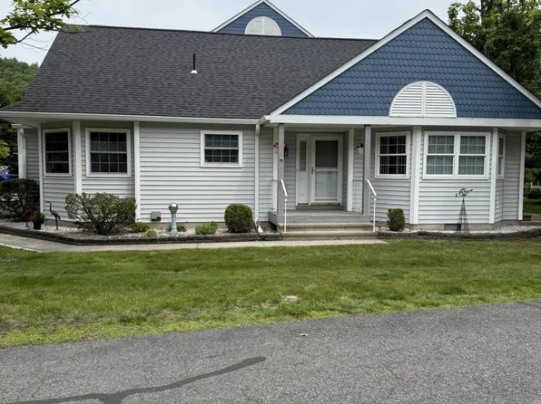 4062 Circle Ct, Milford, PA 18337