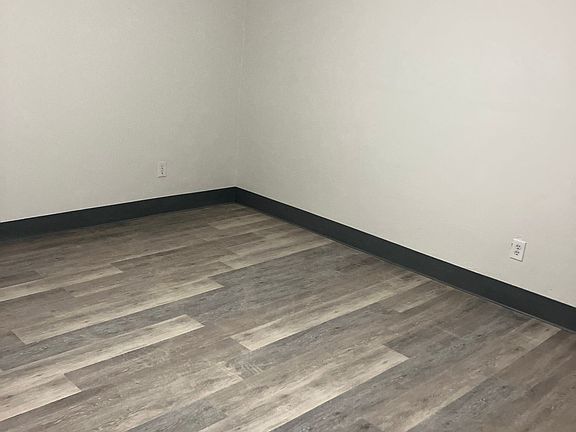 3rd image of 2524 Southridge Dr APT F
