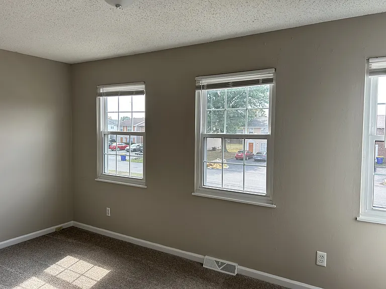 3212 Silvercreek Ave #B — Photo 2