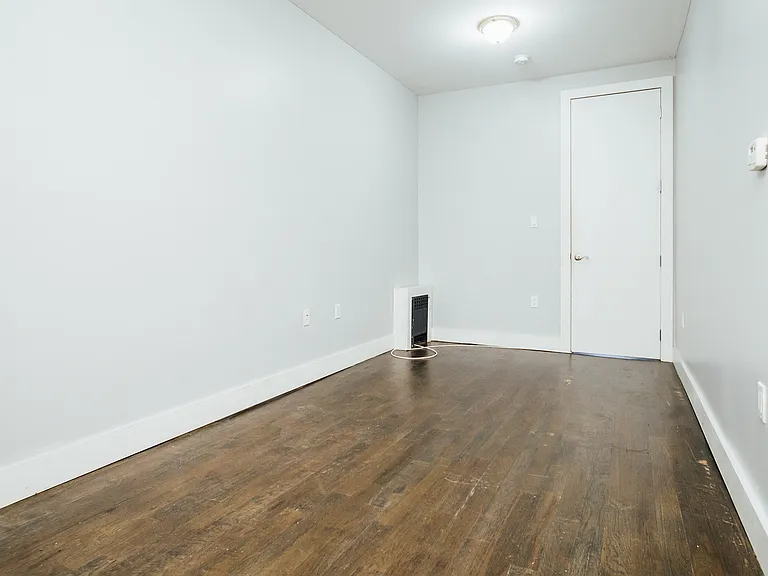 296 Harman St #1L — Photo 5