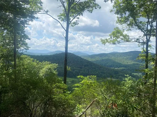 2 Oasis Dr, Blue Ridge, GA 30513