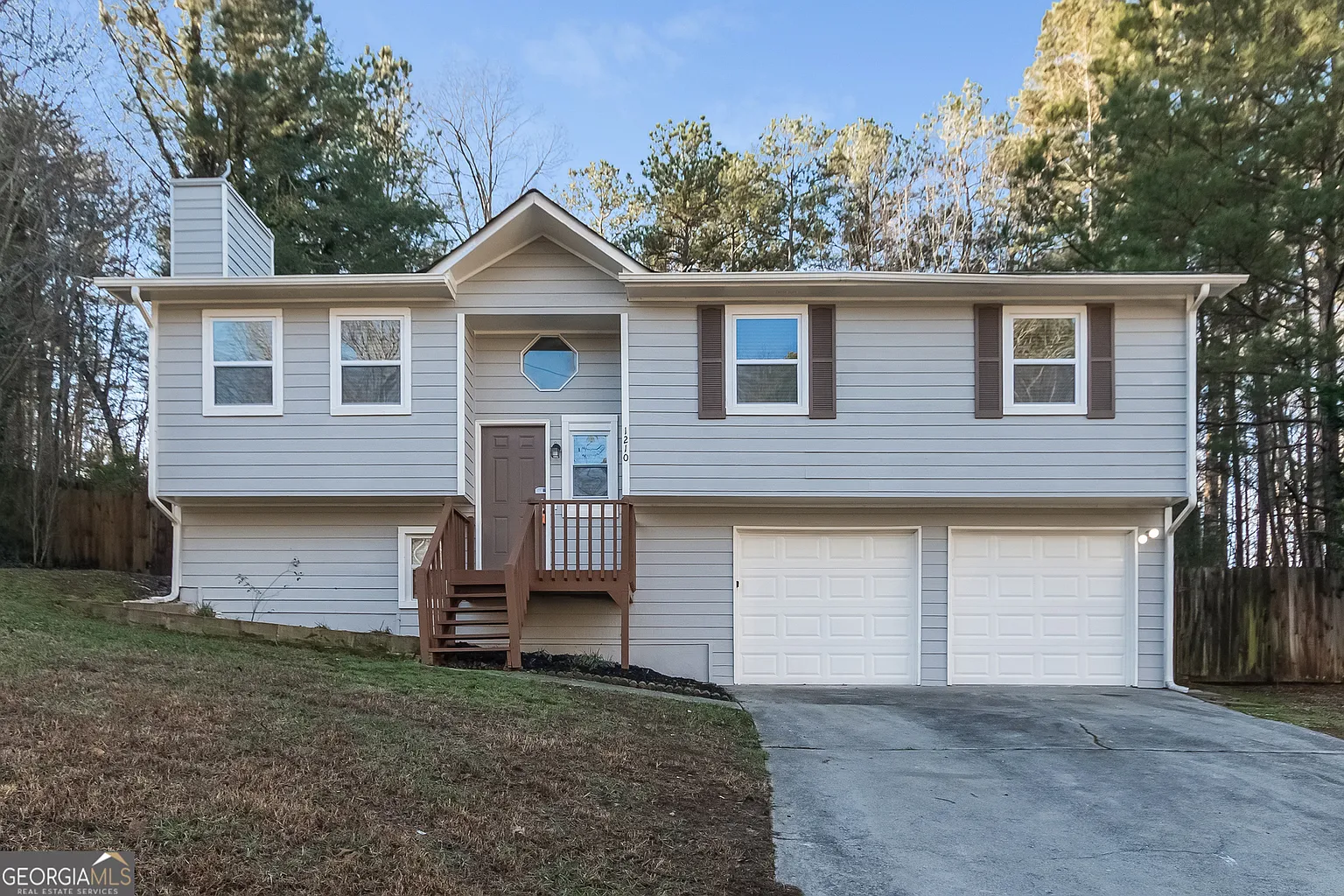1210 Lightfoot Dr photo 1