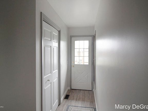 4th image of 3136 Beech Forest Ave