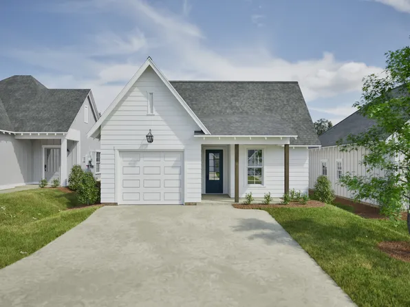1037 Woodland Ln, Opelika, AL 36801