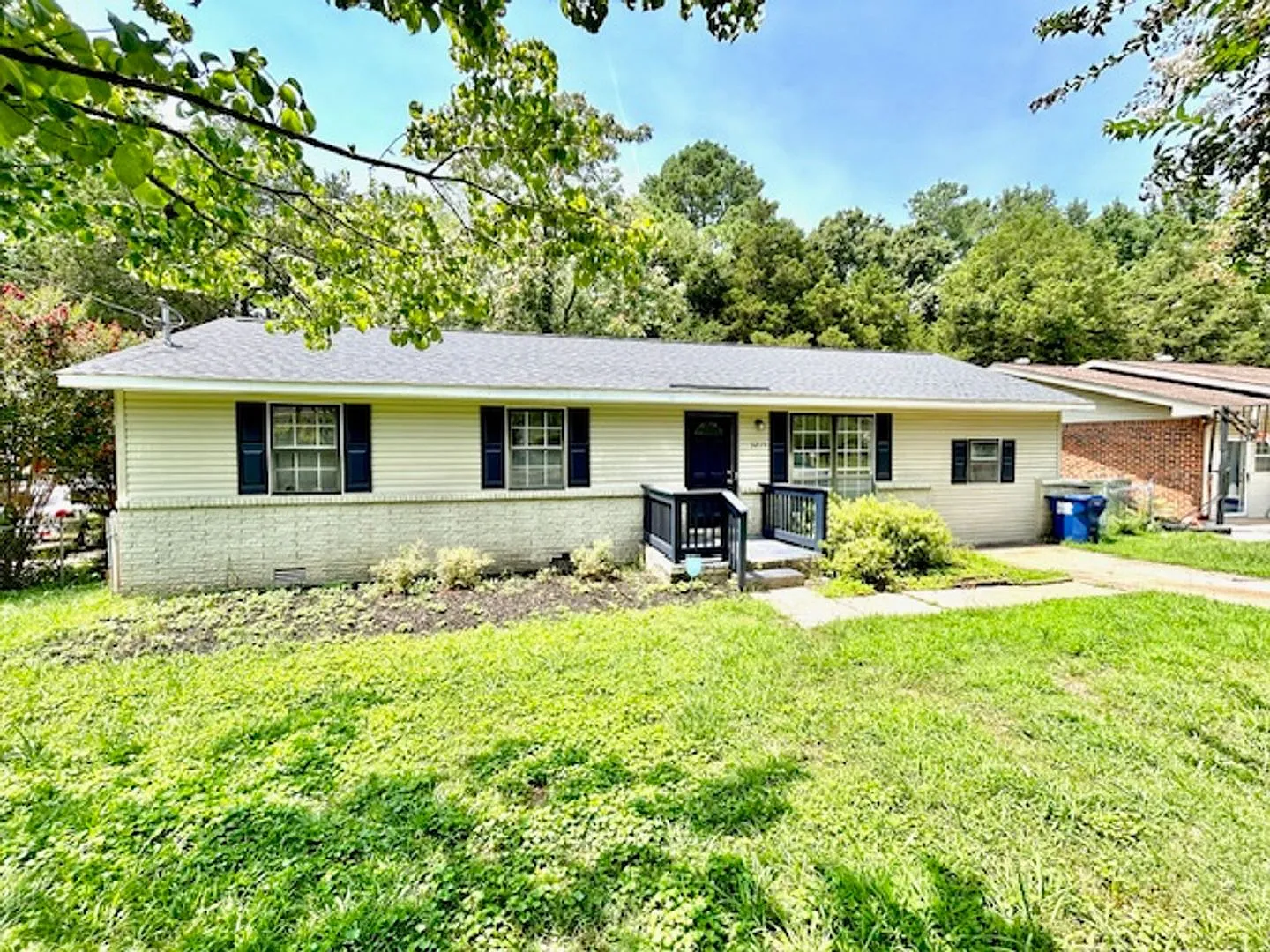 Charming 3 Bedroom Home for Rent 3215 Delia Ln NW, Huntsville, AL — Photo 2