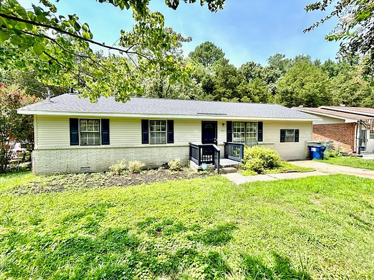 3215 Delia Ln NW — Photo 2