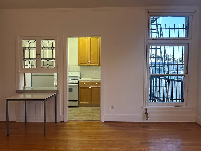 Nadine Apartments — Photo 6
