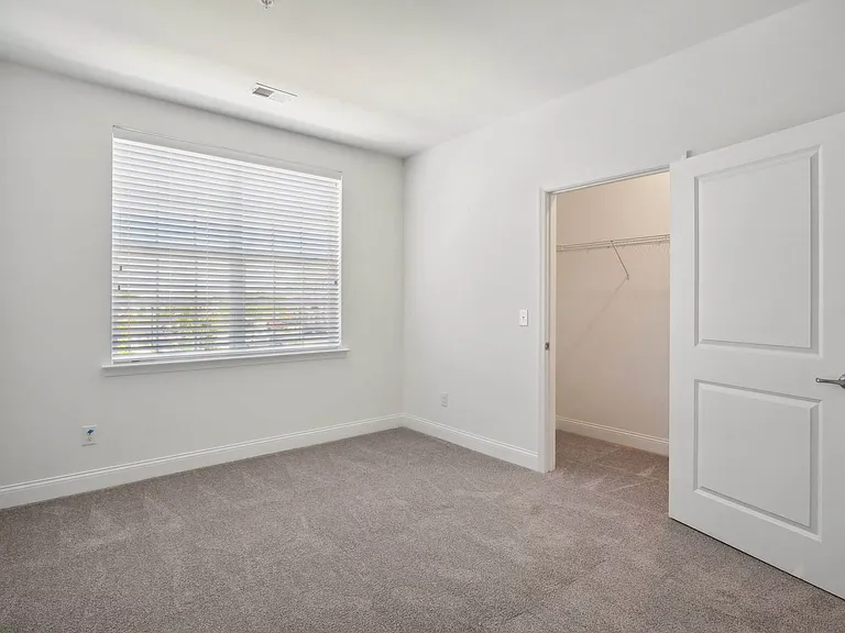 Laurel Run Apartments — Photo 25