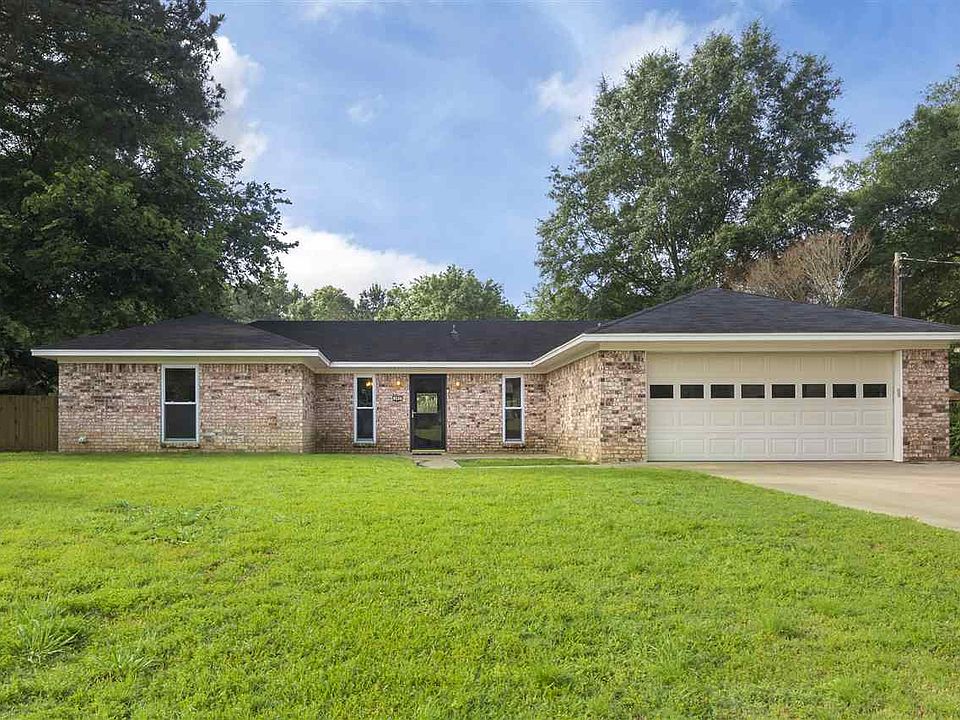 1st image of 393 Oakridge Ln