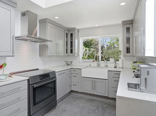 329 Stuart Ave, Pacific Grove, CA 93950