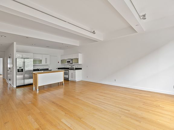 4th image of 328 Dean St APT 3C