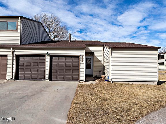 3rd image of 1051 Teton Cir