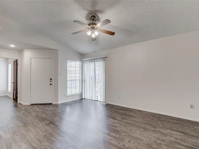 11405 Walnut Ridge Dr #B — Photo 6