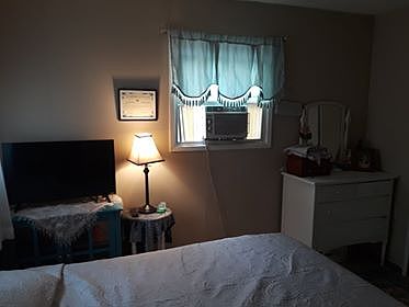 3rd image of 304 SE 12th St