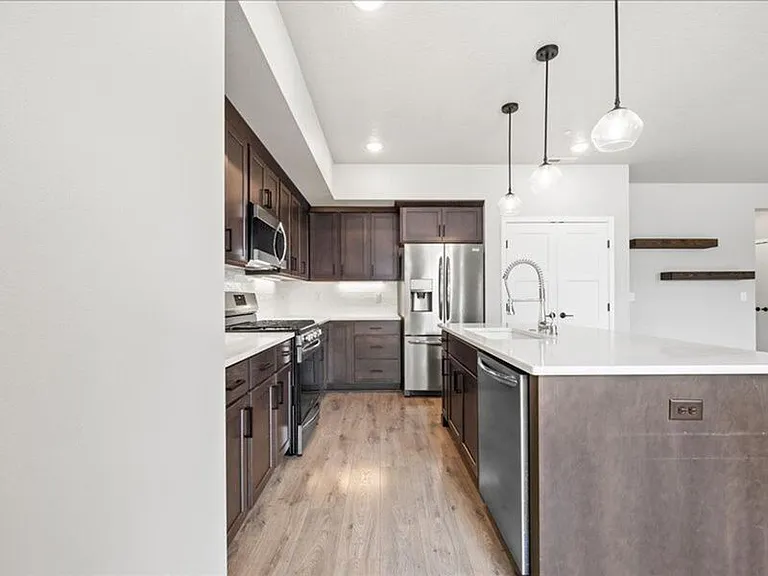 4725 Roark Dr — Photo 14