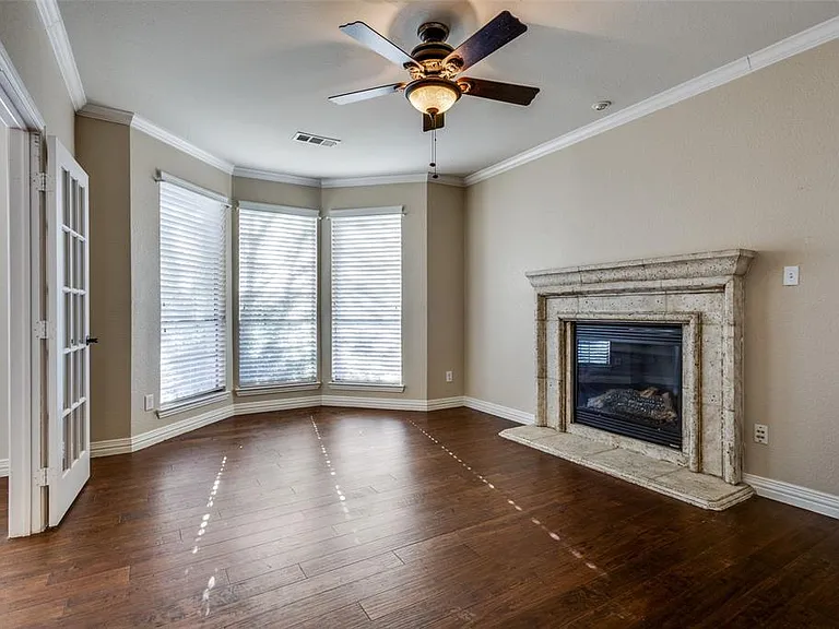 778 Fall River Dr — Photo 4