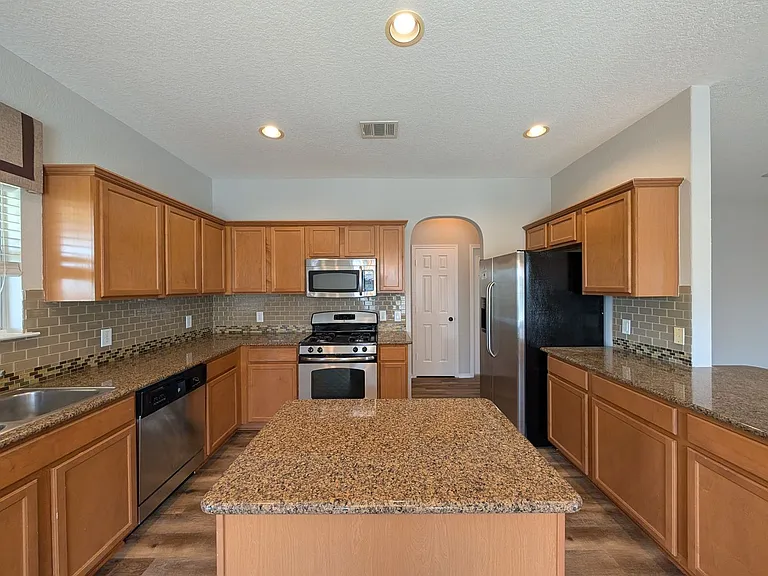 2937 Post Oak Cir — Photo 17