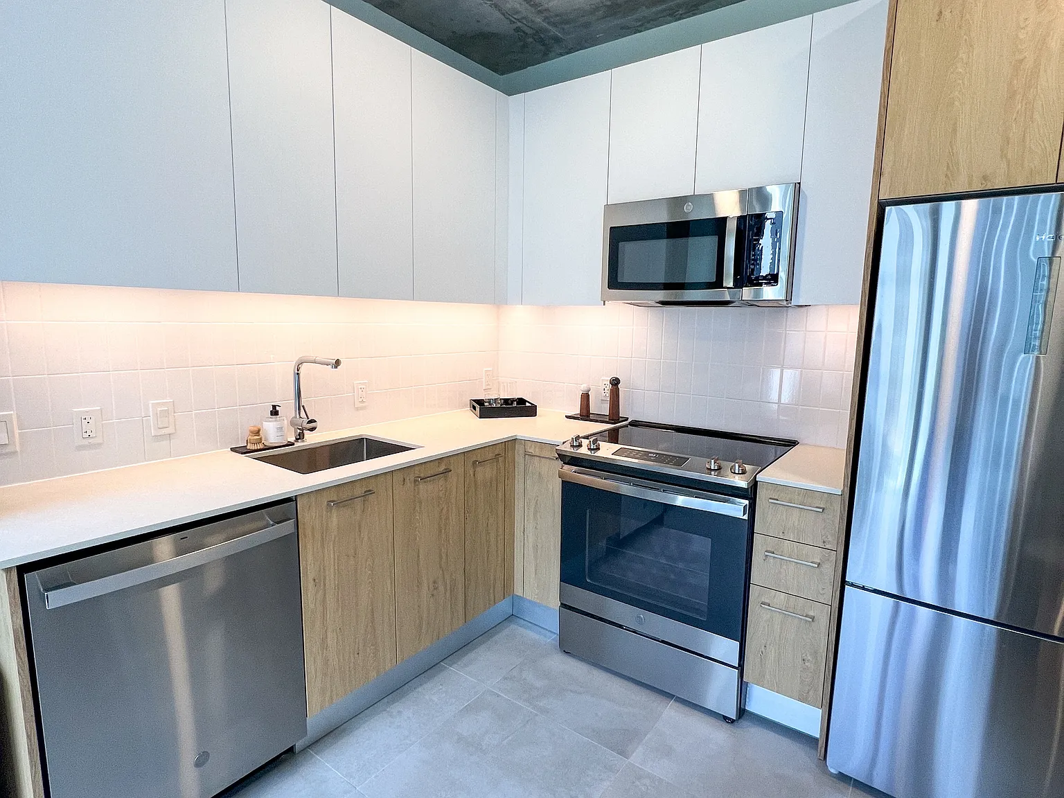 Studio, 500 sqft, $2,098 — Photo 2