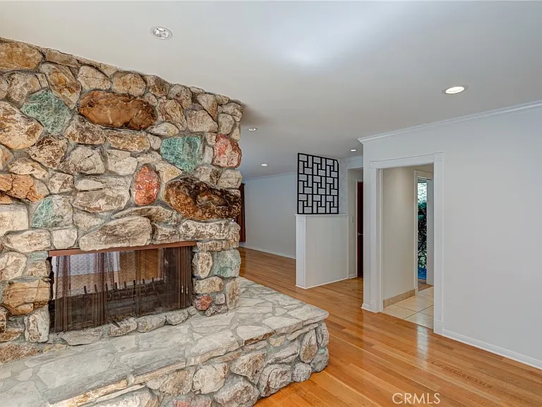 2740 Hutton Dr — Photo 11