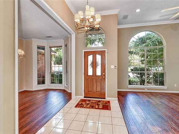3rd image of 1701 Bershire Ct