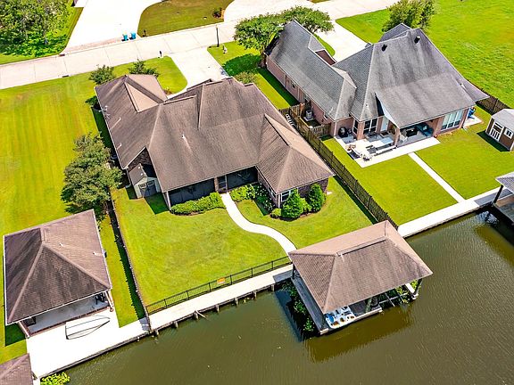 3rd image of 1145 Oak Harbor Dr