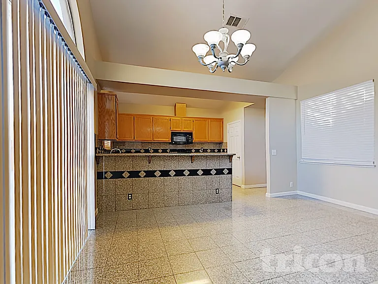 221 Seabury St — Photo 4