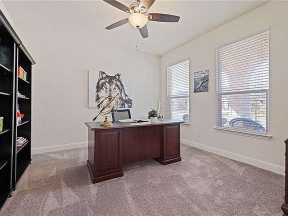 5th image of 1124 Brenham Ln