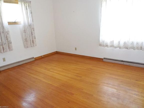 3rd image of 7977 Walnut St