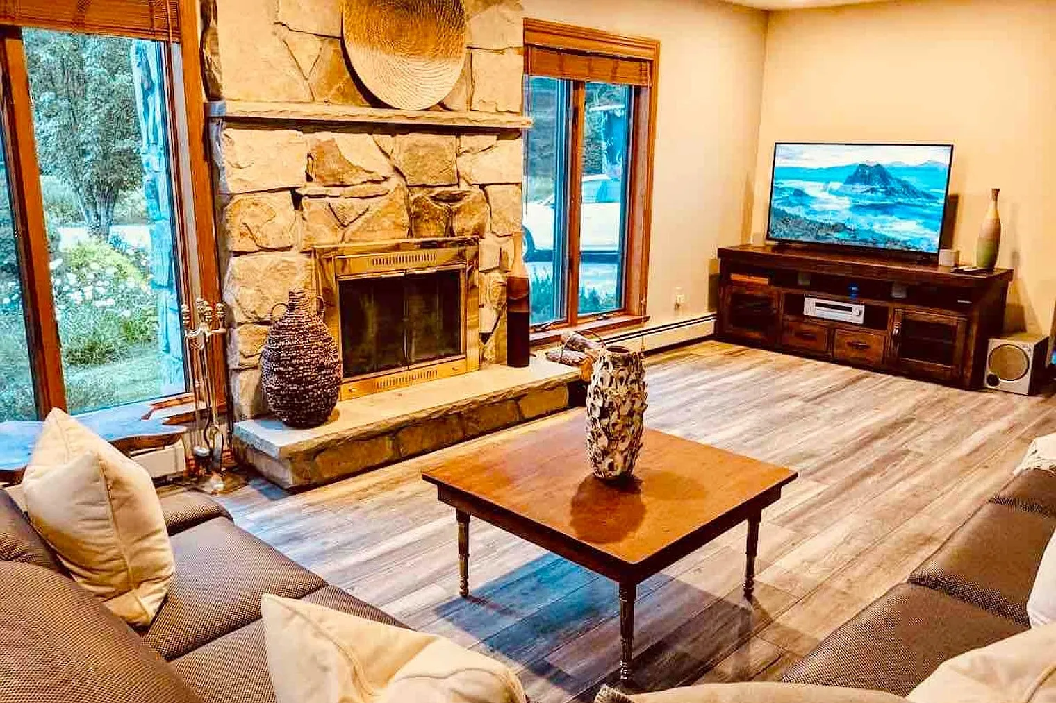 7 bed, 5.5 bath, $17,188 — Photo 3
