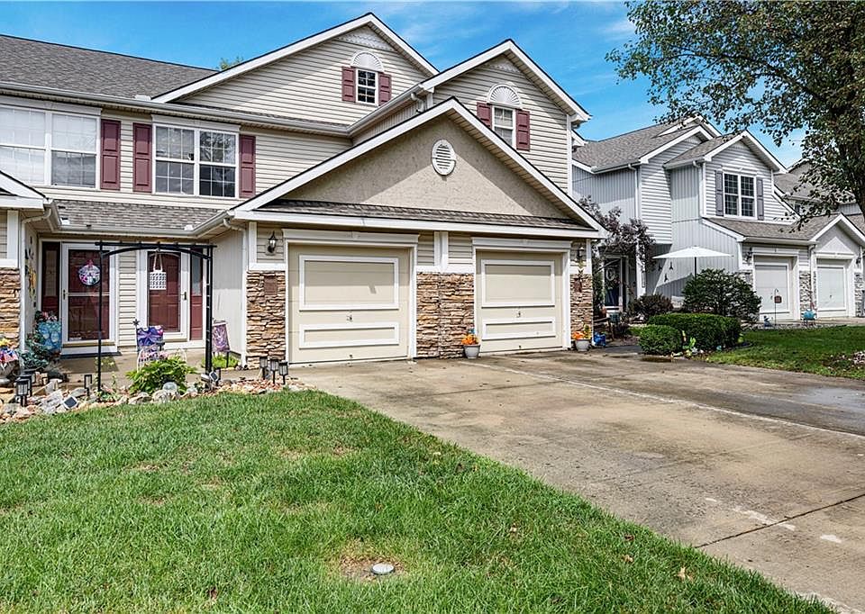 1st image of 3223 SW Shadow Brook Dr