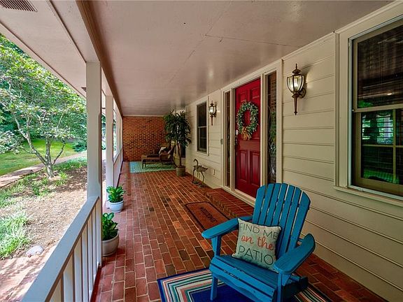 5th image of 1827 Lost Mountain Rd