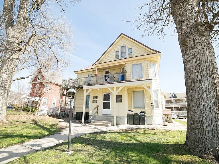 2610 College St - Cedar Falls — Photo 1
