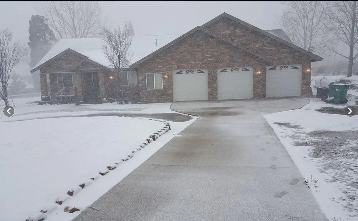 15835 Caswell Ln — Photo 1