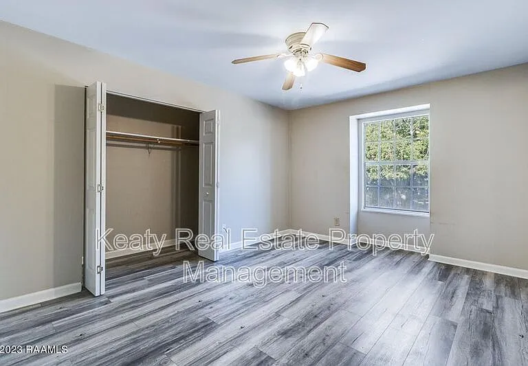 211 Versailles Blvd #10 — Photo 3