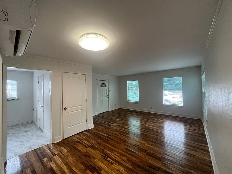3412 Denver Ave #D — Photo 6