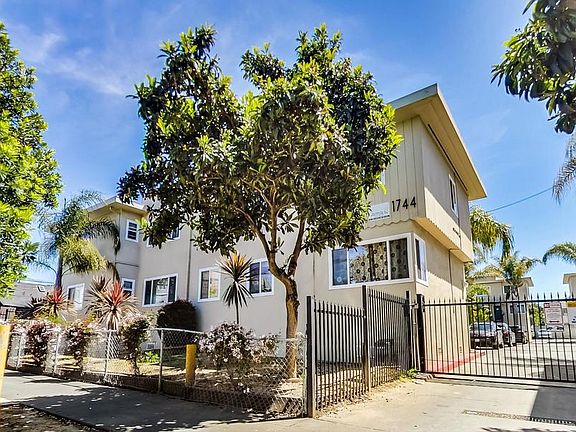 4th image of 1732 27th Ave #105