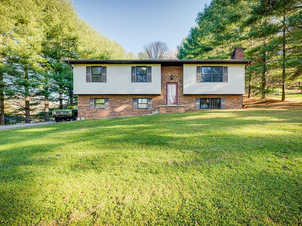 1st image of 802 S Sherbrooke Cir
