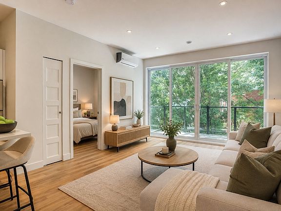 2nd image of 2356 Rue Logan #2360