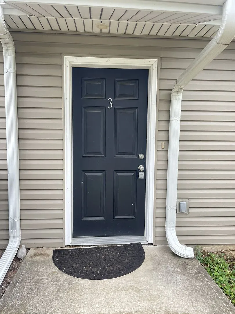 1 Bedroom Apartment in Moscow Mills, MO — Photo 2