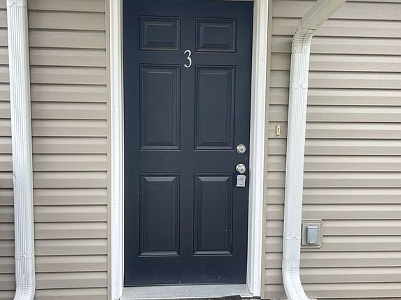 2nd image of 255 W 3rd St APT 3