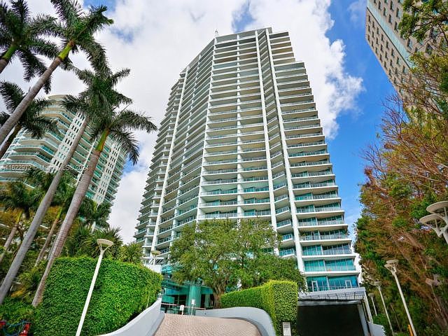 1st image of 2627 Bayshore Dr #1204