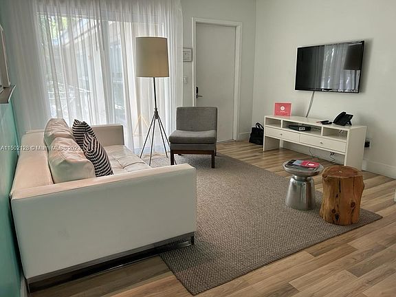 5th image of 1816 Meridian Ave #27