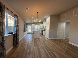 1084 Adell St, Madera, CA 93638