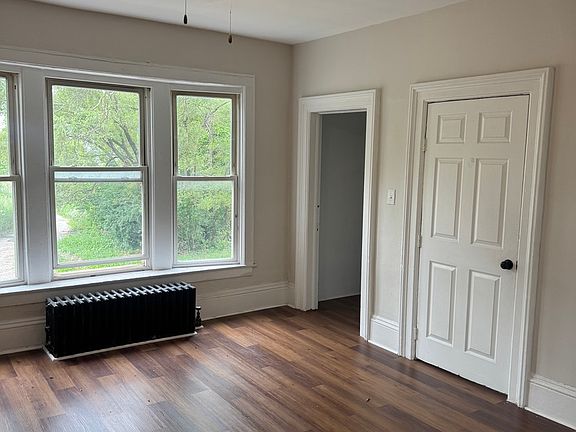 3rd image of 362 E 119th St