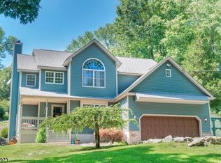 938 Homestead Dr, Newton, NJ 07860