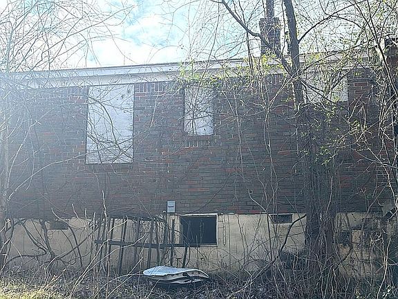 3rd image of 262 W Frank Ave