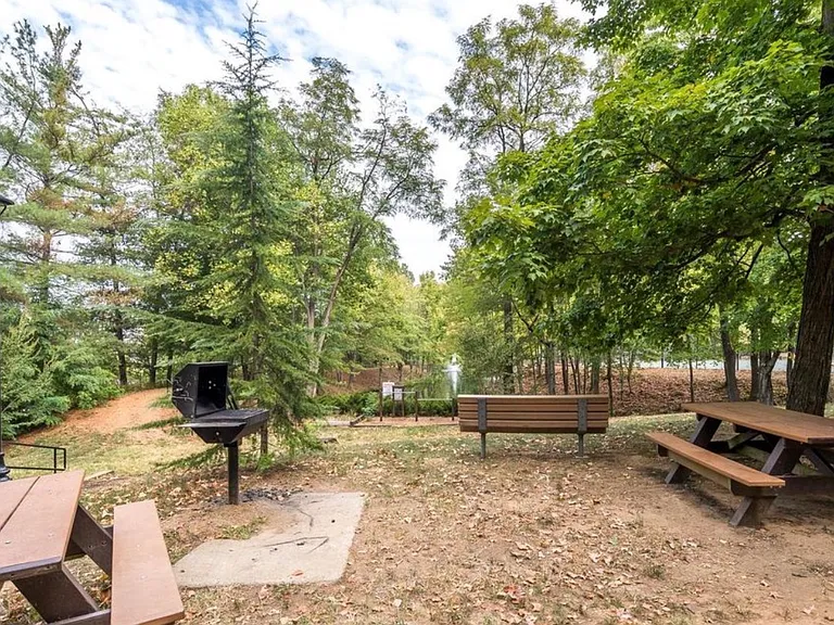 8360 Greensboro Dr #802 — Photo 19
