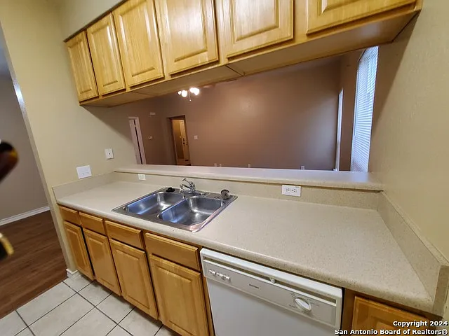 926 Misty Acres Dr — Photo 5