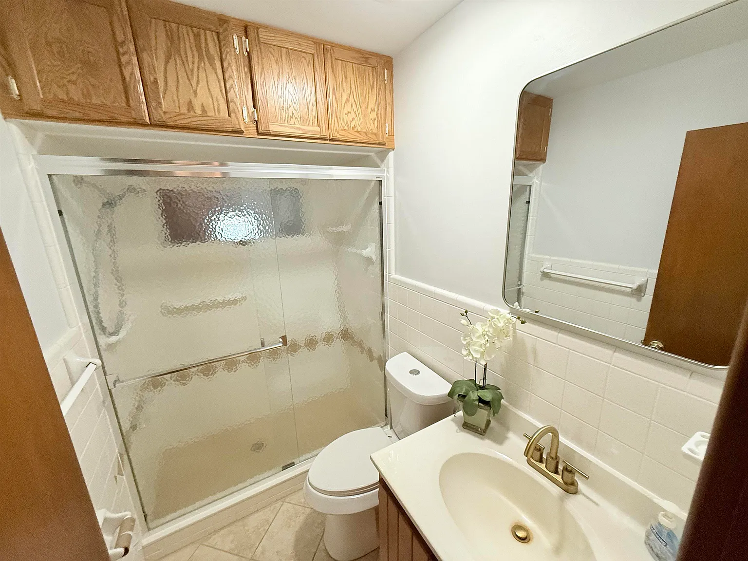 3 bed, 1.0 bath, 868 sqft, $1,650 — Photo 2