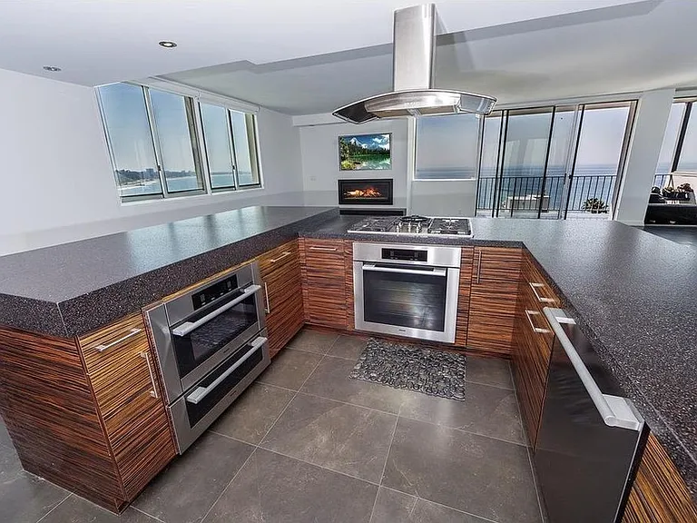 17350 W Sunset Blvd — Photo 5